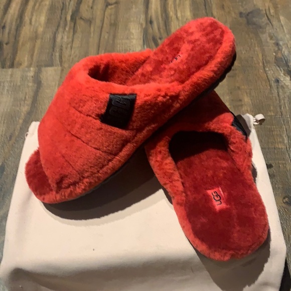 UGG Fluff You Luxury Slippers (Premium Material) - Picture 6 of 12